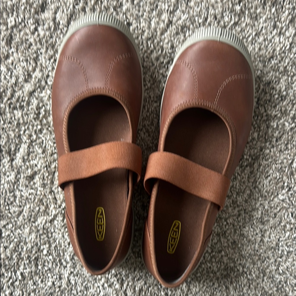 Keen Mary Jane leather shoes women. Style: sienna